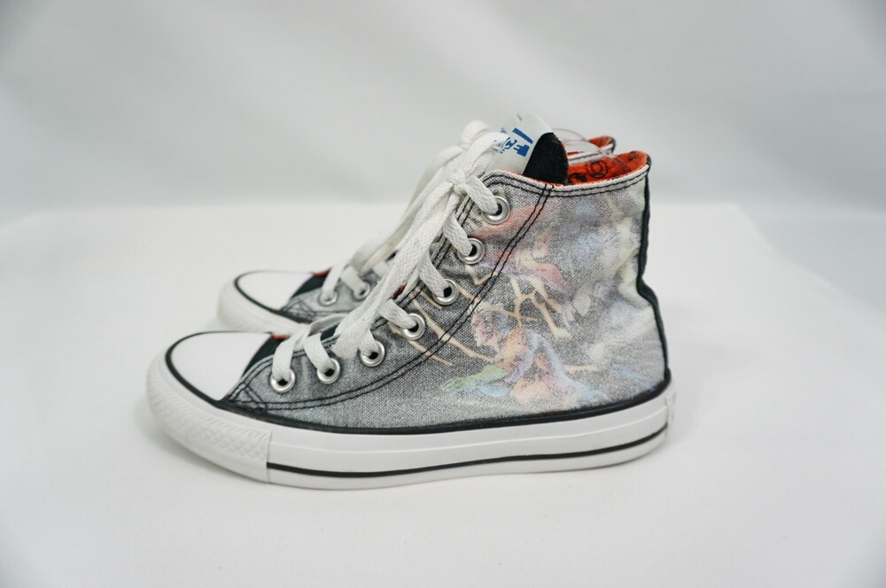 Converse Used  Men 4 Women 6 Chuck Taylor Justice League Distressed Sneakers